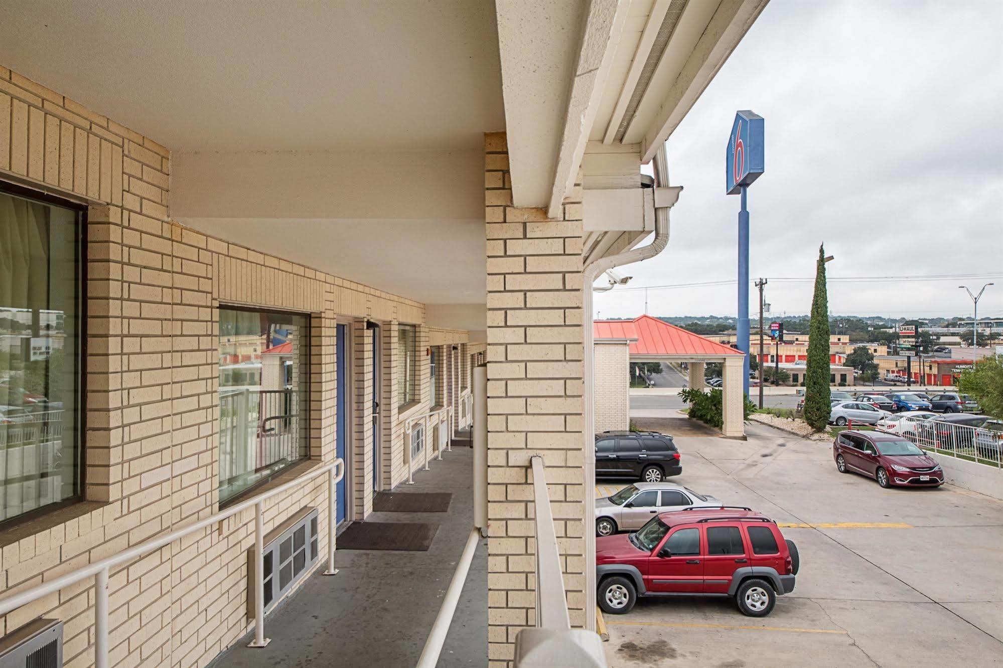 Motel 6-San Antonio, Tx - Fiesta Trails Extérieur photo