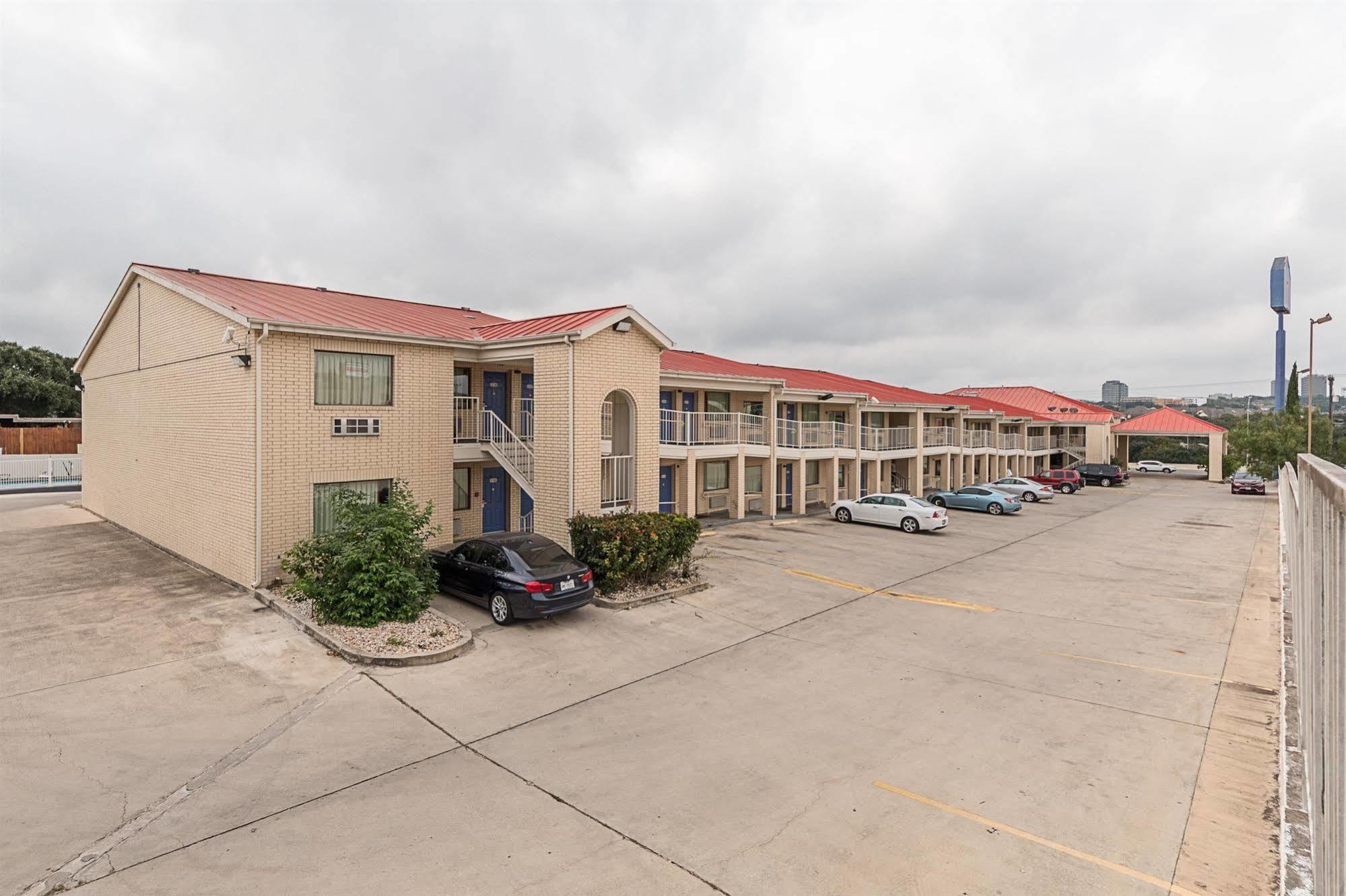 Motel 6-San Antonio, Tx - Fiesta Trails Extérieur photo